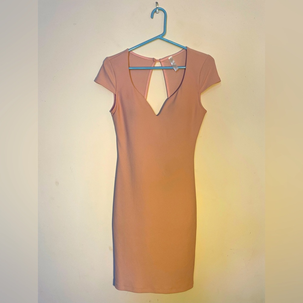 Nude Pink Dress button open keyhole back Brand Unknown size small